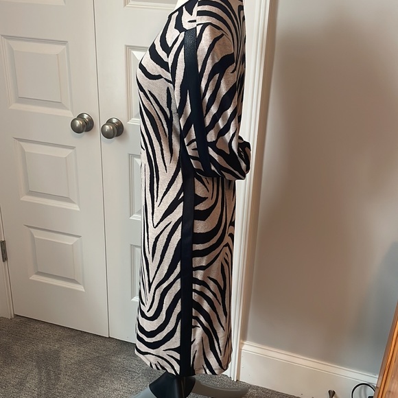 Karen Kane zebra print knit dress in taupe and black size large - Picture 3 of 5